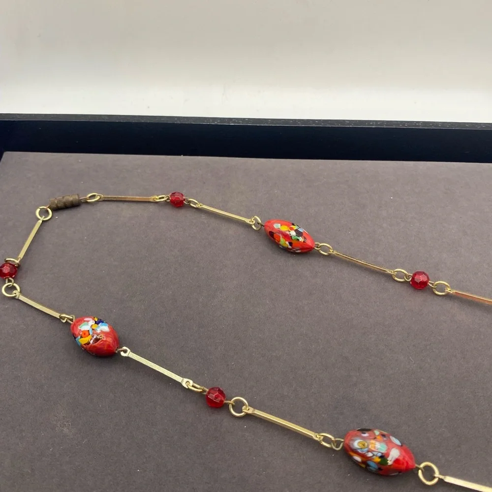 Vintage Murano Glass Millefiori Red Bead Necklace with gold tone link rods. - Picture 4 of 13
